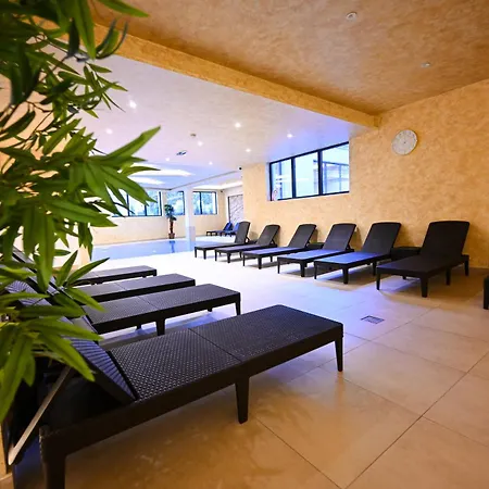 Atos Lux & 아파트 즐라티보