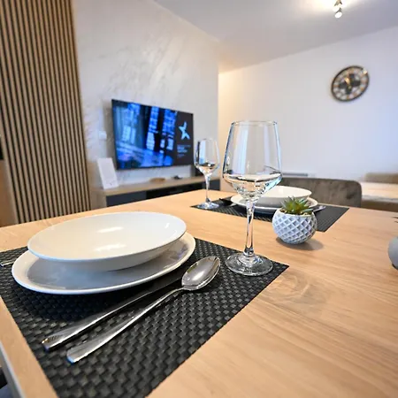 Atos Lux & 아파트 즐라티보