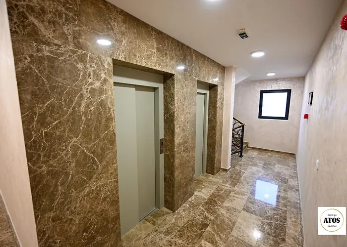 Atos Lux & アパート *