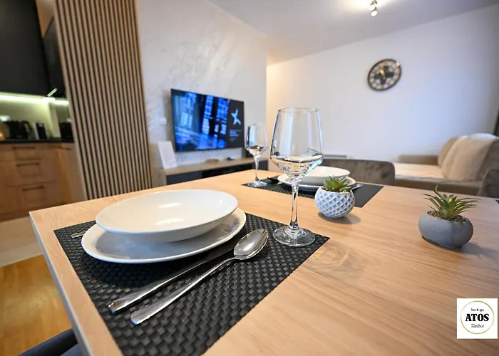 Atos Lux & アパート ズラティボール