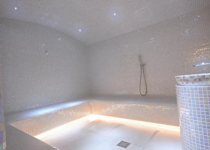 Atos Lux & アパート *